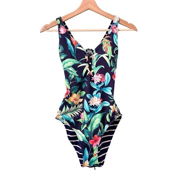 Tommy Bahama Tropi-Calling Reversible Lace-Back One-Piece Swimsuit in Size 6 - Picture 3 of 16